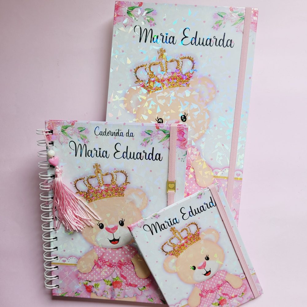 Kit personalizado de ursinha princesa em rosa e dourado: caderneta, pasta e porta documentos
